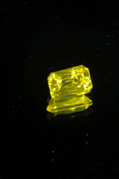 Glow in the Dark GAGG Lumogarnet High Glow Loose Faceted Stones