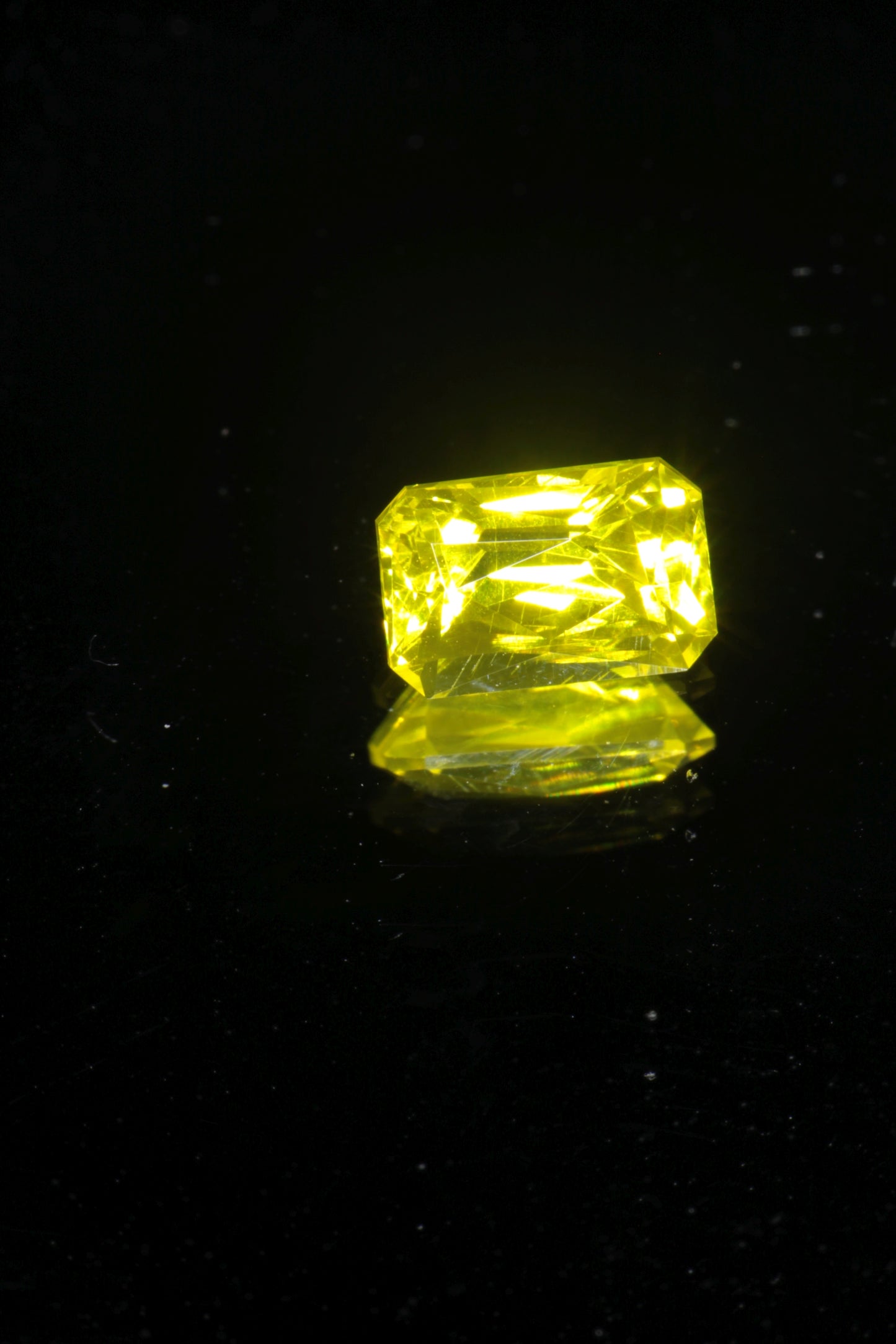 Glow in the Dark GAGG Lumogarnet High Glow Loose Faceted Stones