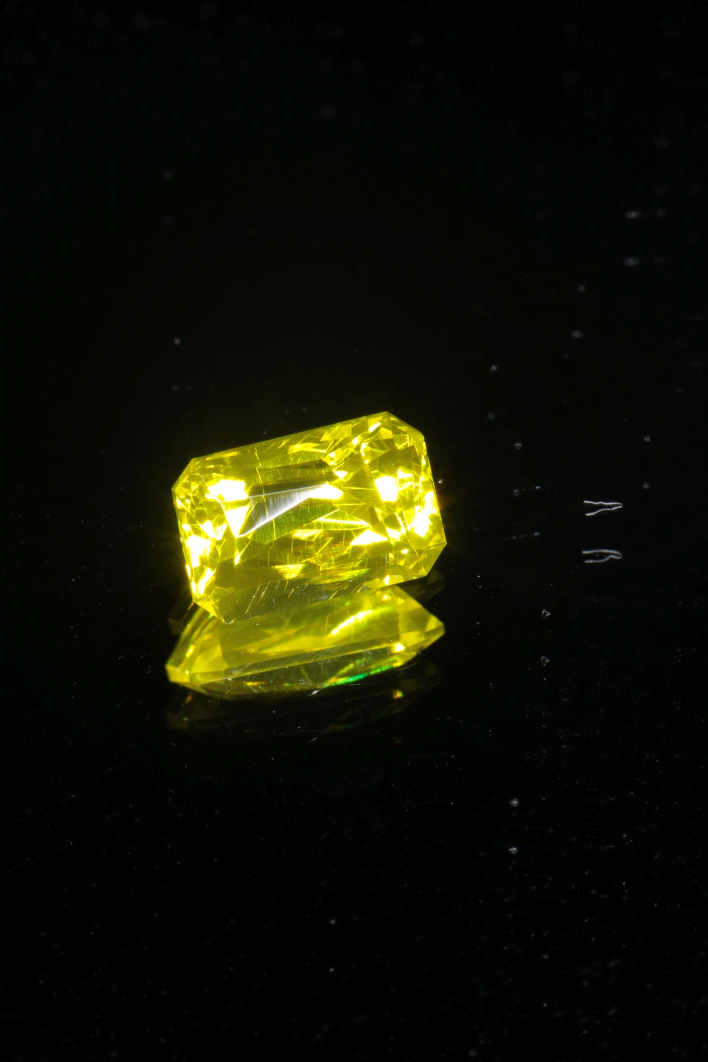 Glow in the Dark GAGG Lumogarnet High Glow Loose Faceted Stones