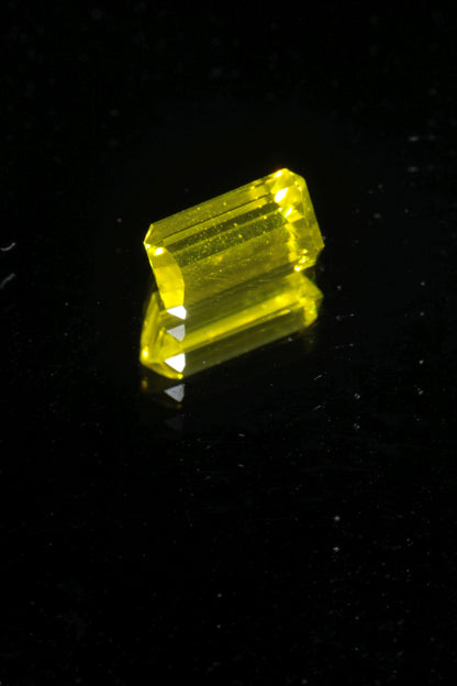 Glow in the Dark GAGG Lumogarnet High Glow Loose Faceted Stones