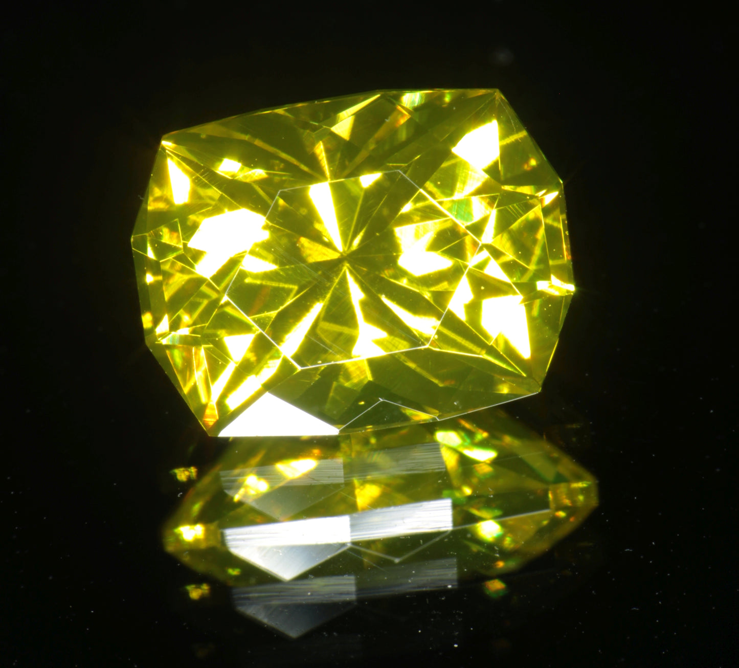 Golden Laser Garnet Faceted Stones, Nd+Ce YAG