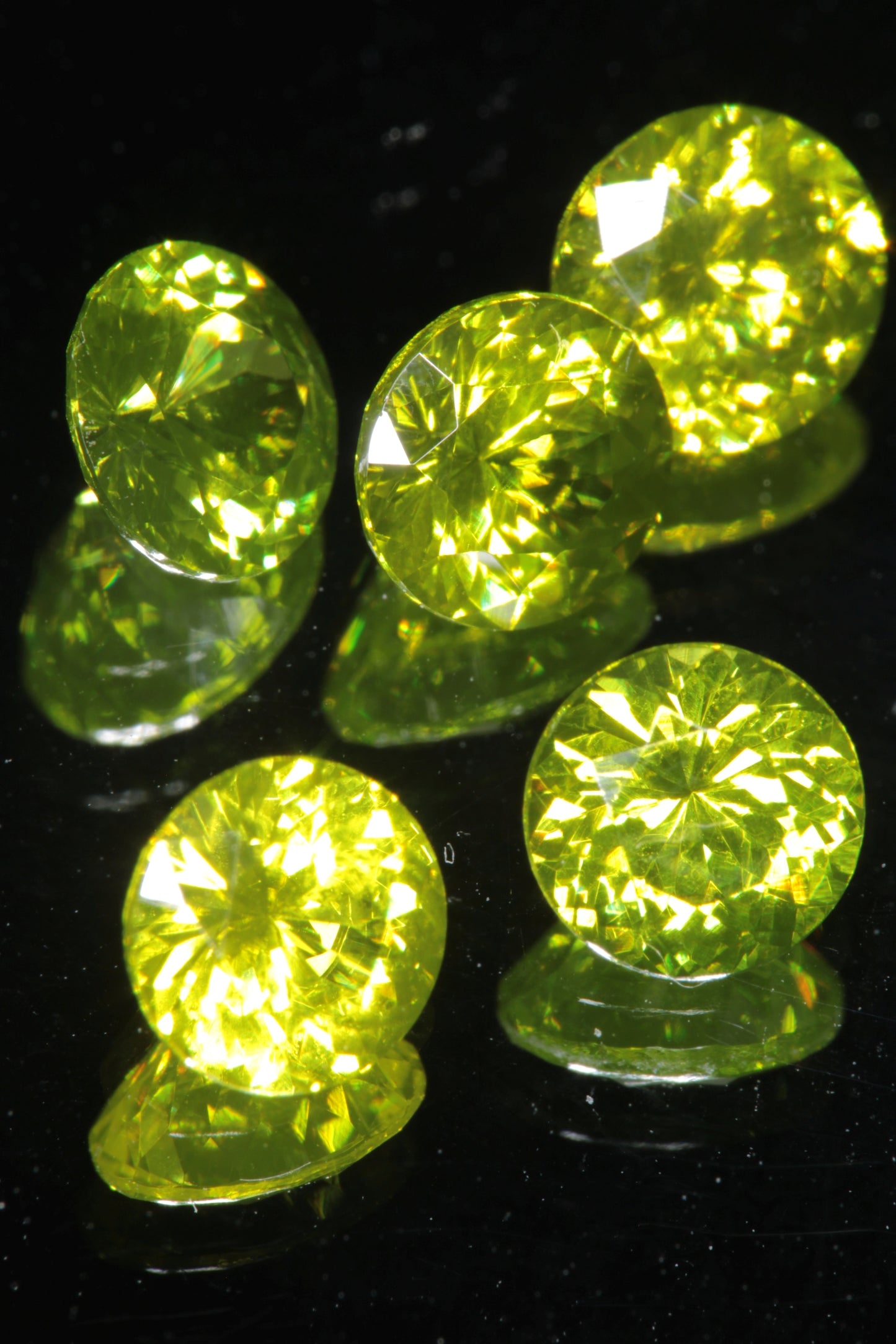 Zombie Garnet, Yellow Green Laser Garnet Faceted Stones, Ce+?? YAG