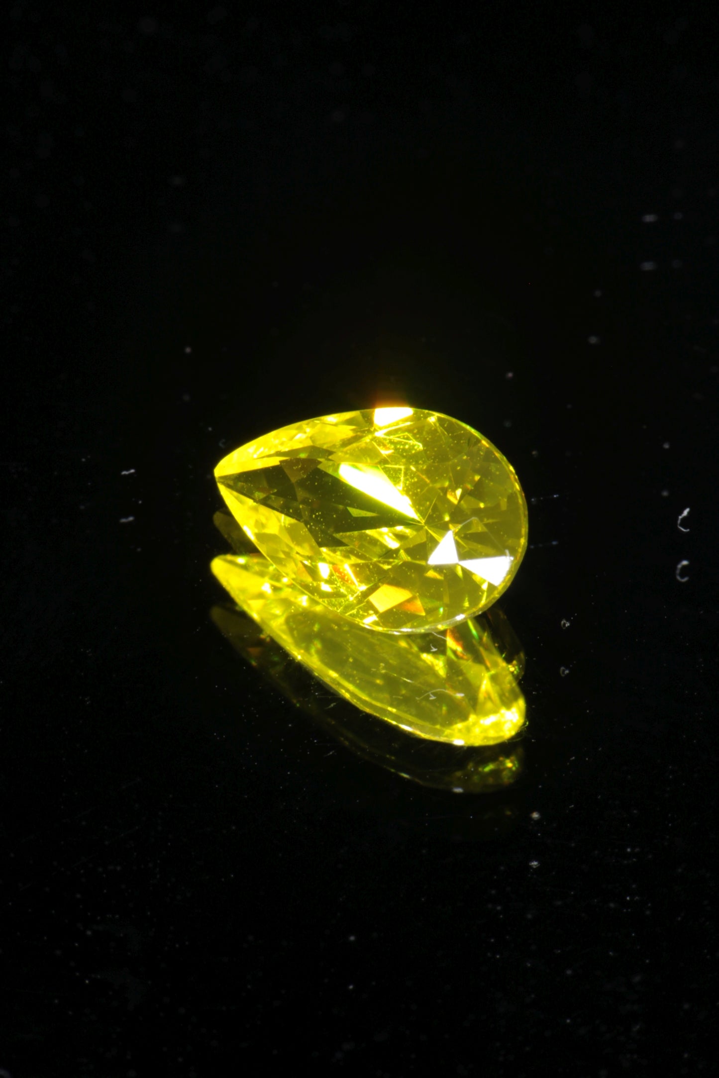Glow in the Dark GAGG Lumogarnet High Glow Loose Faceted Stones