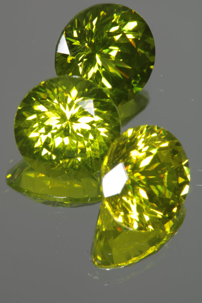 Zombie Garnet, Yellow Green Laser Garnet Faceted Stones, Ce+?? YAG