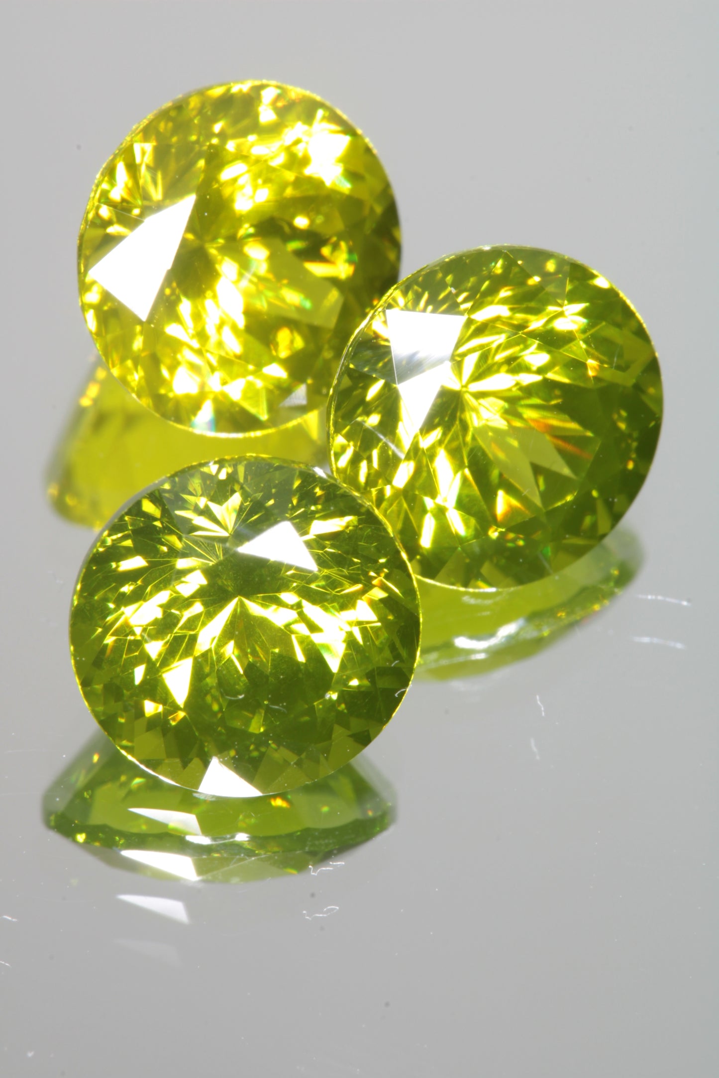 Zombie Garnet, Yellow Green Laser Garnet Faceted Stones, Ce+?? YAG