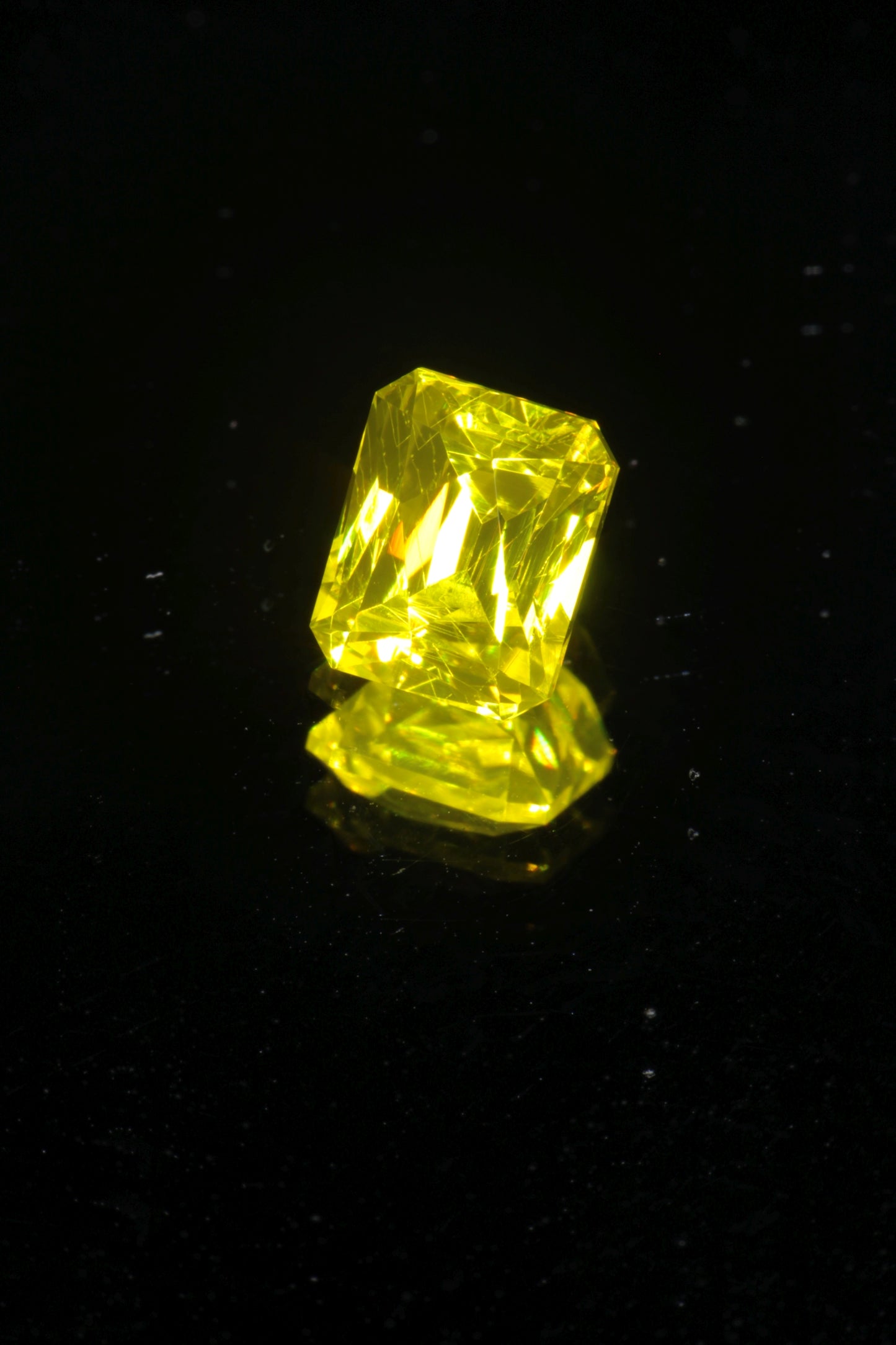 Glow in the Dark GAGG Lumogarnet High Glow Loose Faceted Stones