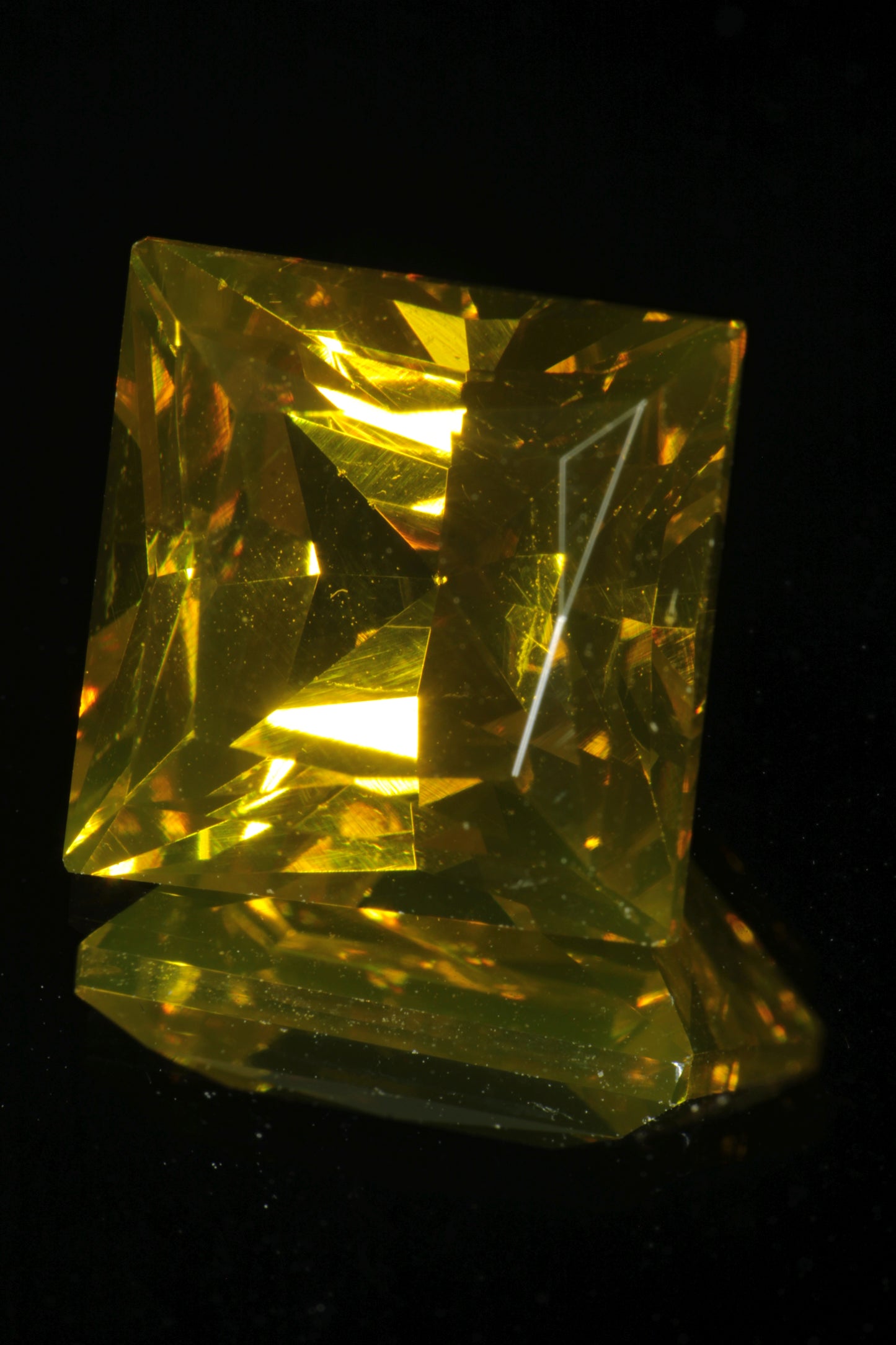 Golden Laser Garnet Faceted Stones, Nd+Ce YAG