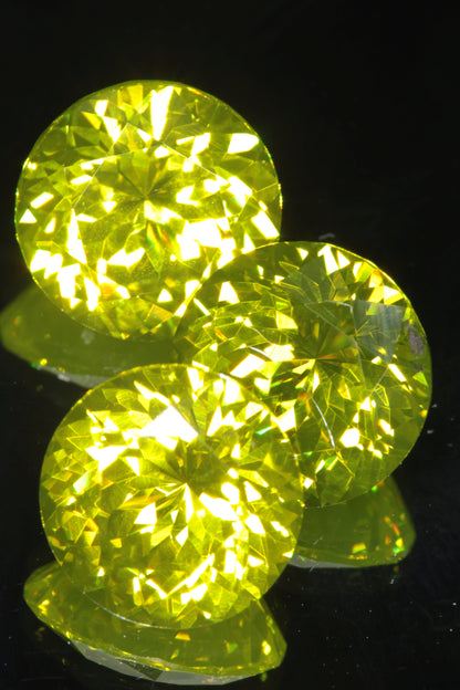 Zombie Garnet, Yellow Green Laser Garnet Faceted Stones, Ce+?? YAG
