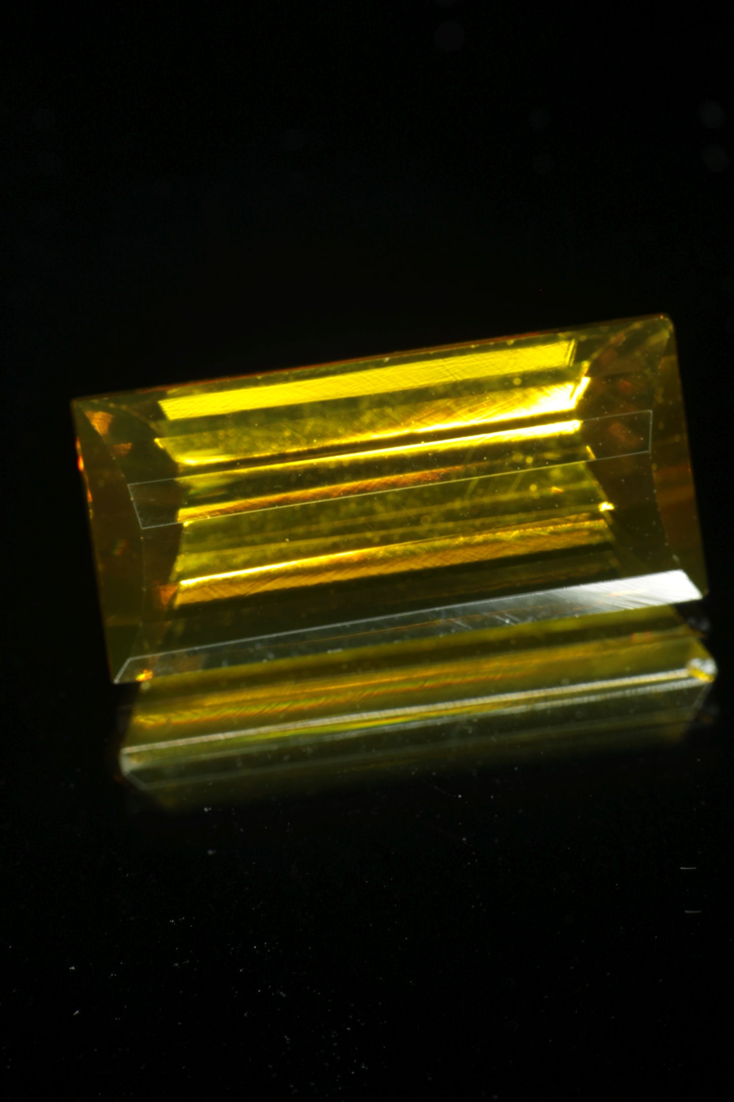 Golden Laser Garnet Faceted Stones, Nd+Ce YAG