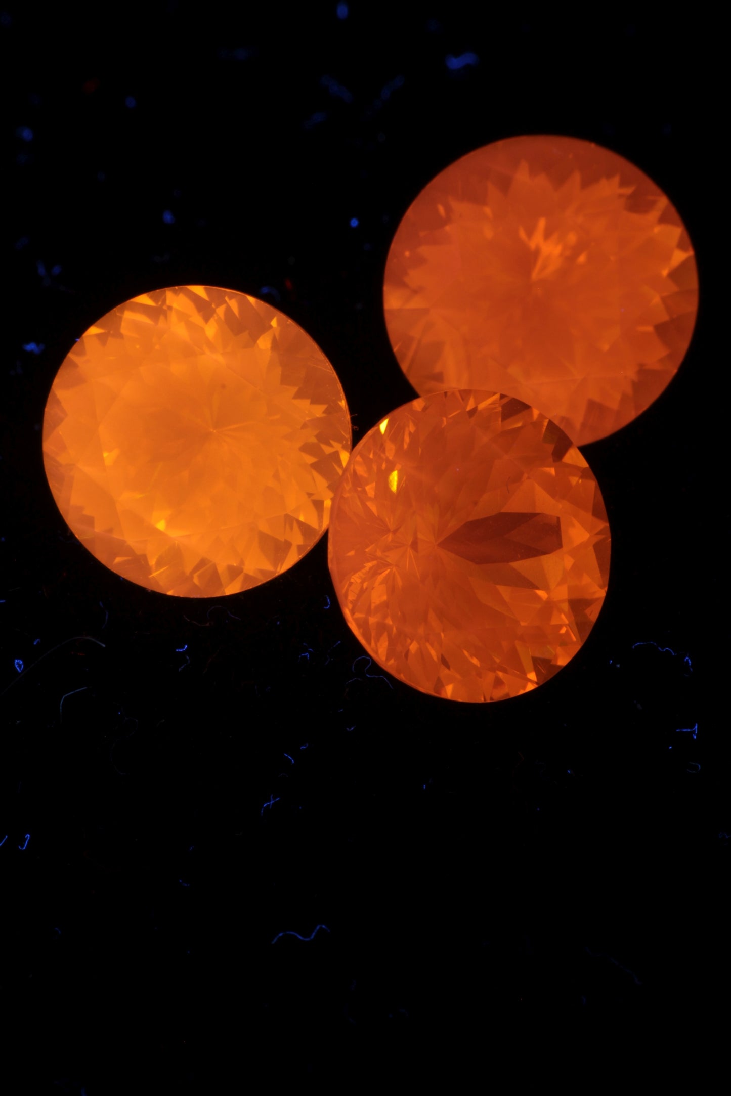 Special Cerium YAG Lumogarnet Loose Faceted Stones, Orange Fluorescence