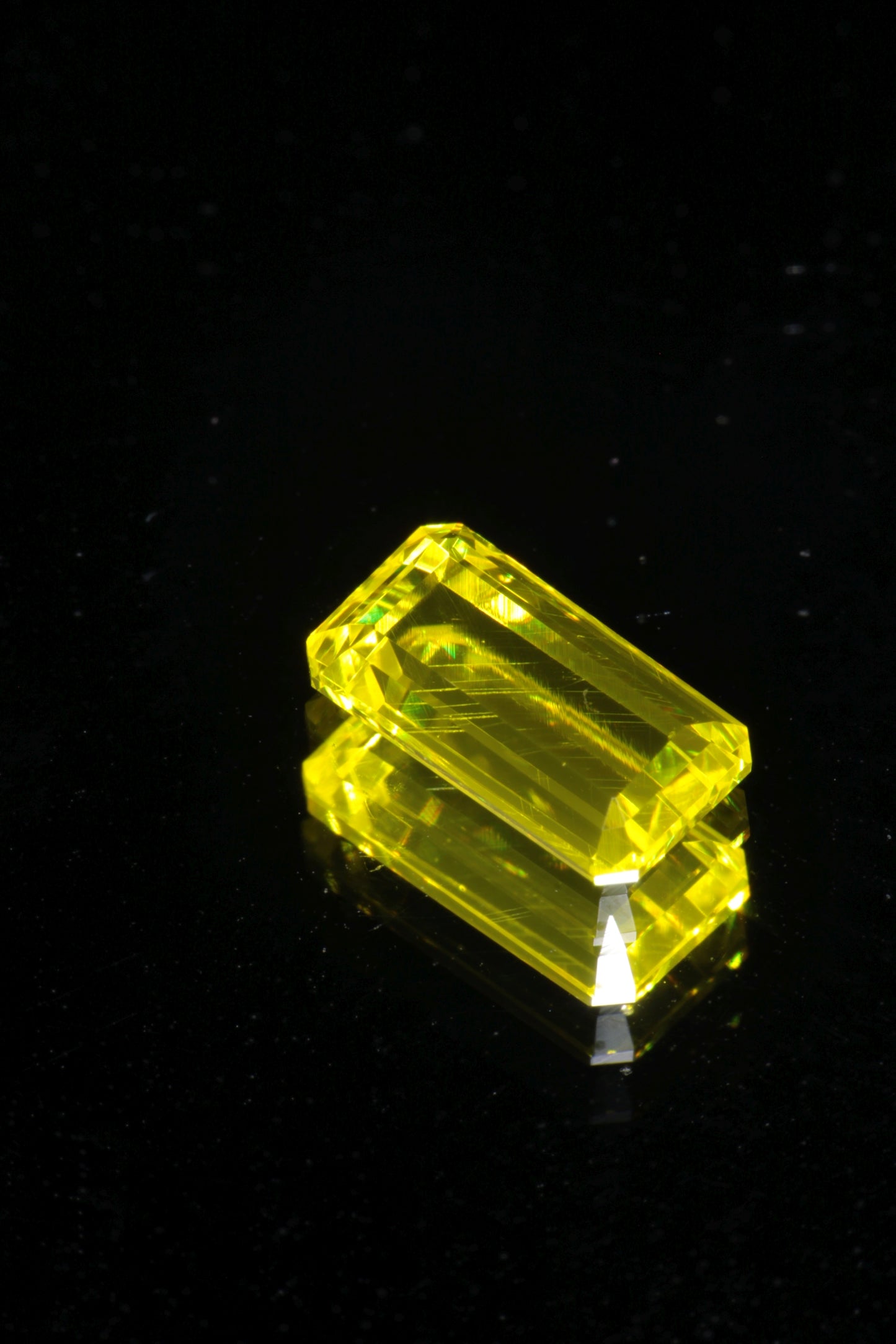 Glow in the Dark GAGG Lumogarnet High Glow Loose Faceted Stones