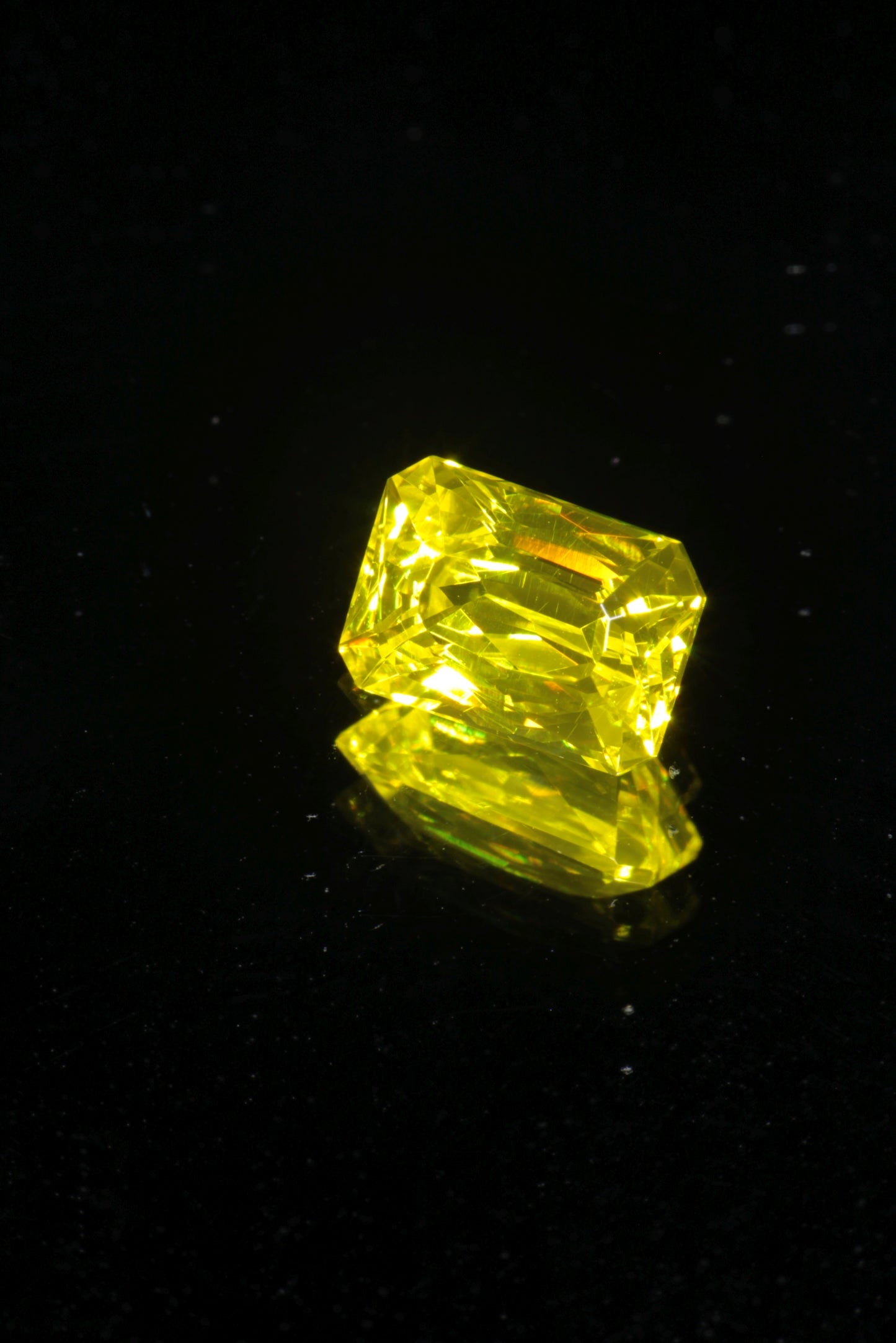 Glow in the Dark GAGG Lumogarnet High Glow Loose Faceted Stones