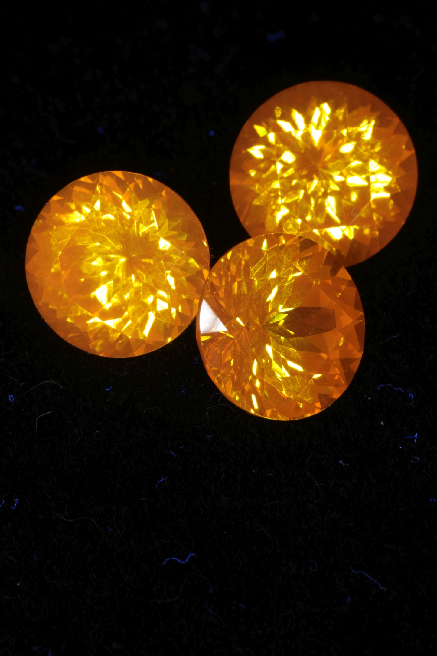 Special Cerium YAG Lumogarnet Loose Faceted Stones, Orange Fluorescence