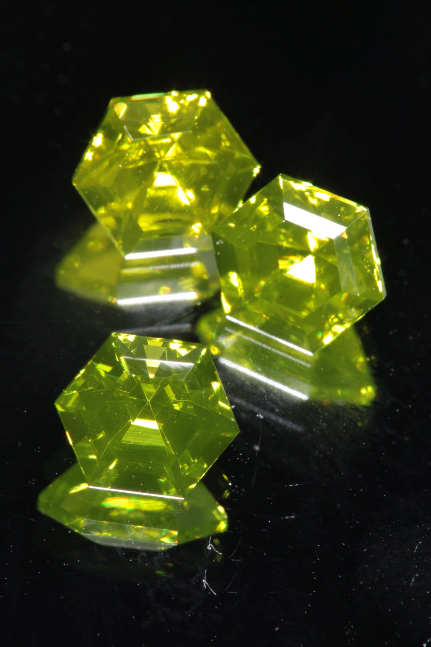 Zombie Garnet, Yellow Green Laser Garnet Faceted Stones, Ce+?? YAG