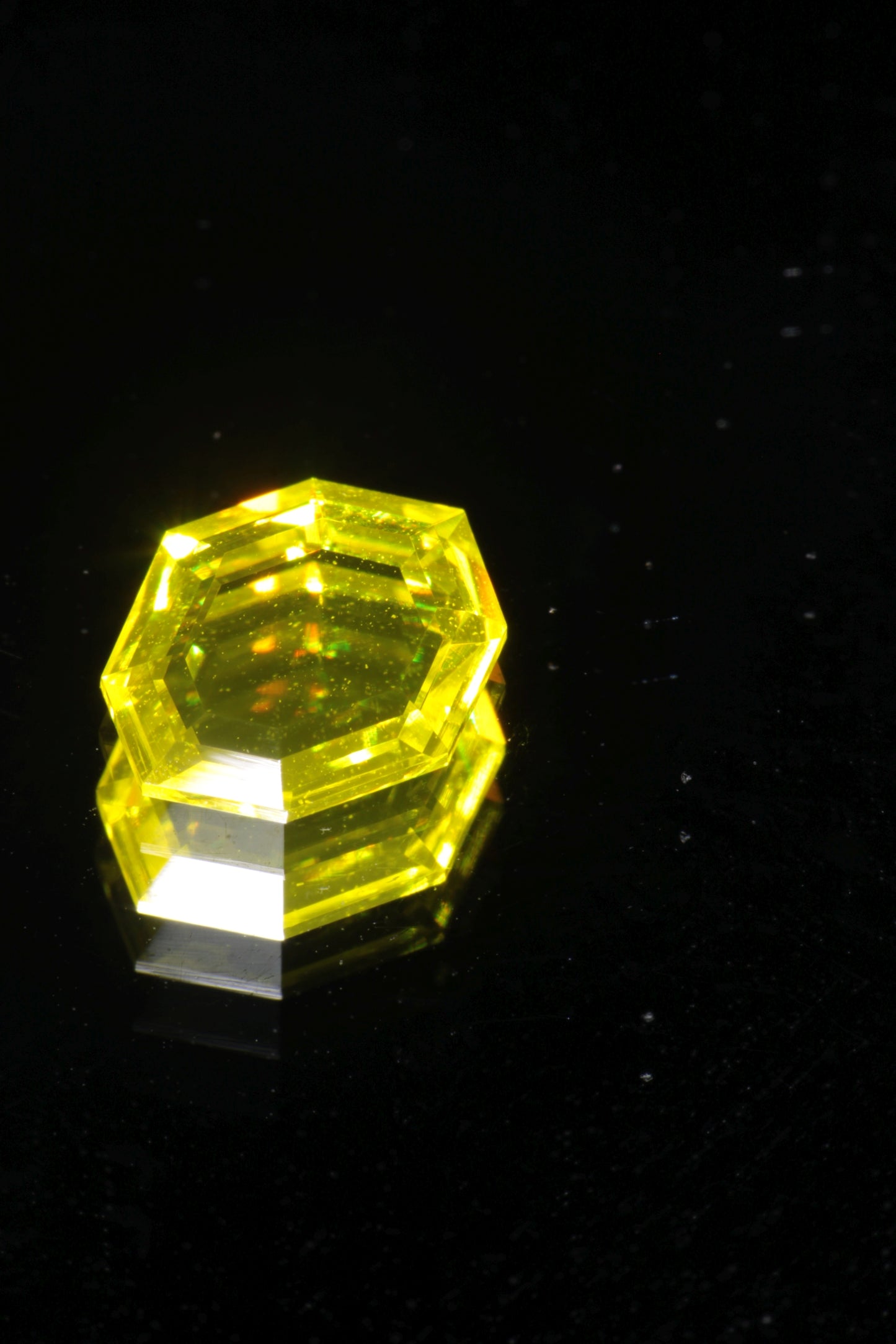 Glow in the Dark GAGG Lumogarnet High Glow Loose Faceted Stones