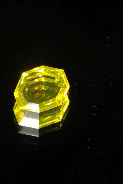 Glow in the Dark GAGG Lumogarnet High Glow Loose Faceted Stones