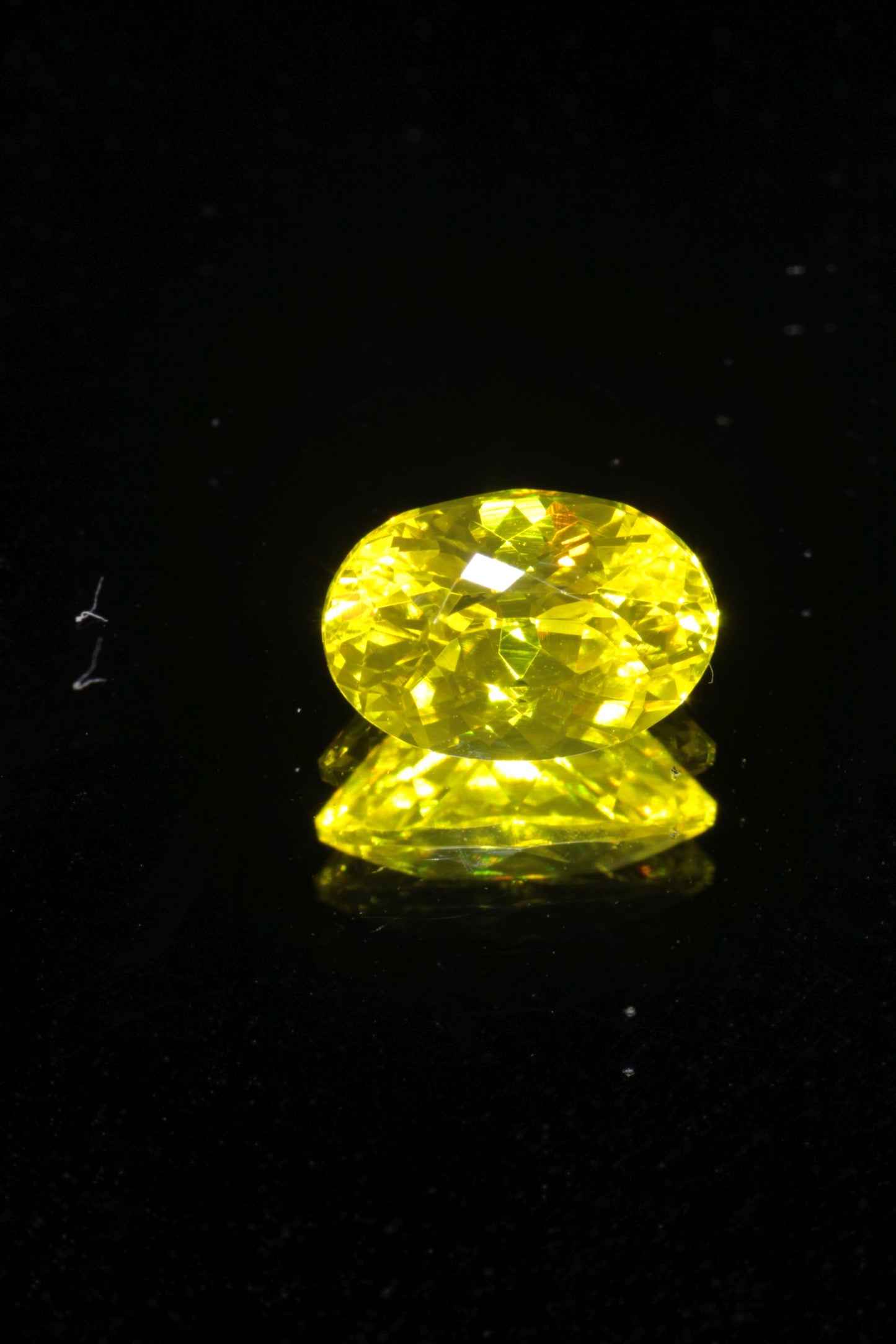 Glow in the Dark GAGG Lumogarnet High Glow Loose Faceted Stones