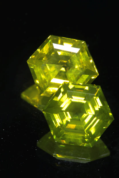 Zombie Garnet, Yellow Green Laser Garnet Faceted Stones, Ce+?? YAG