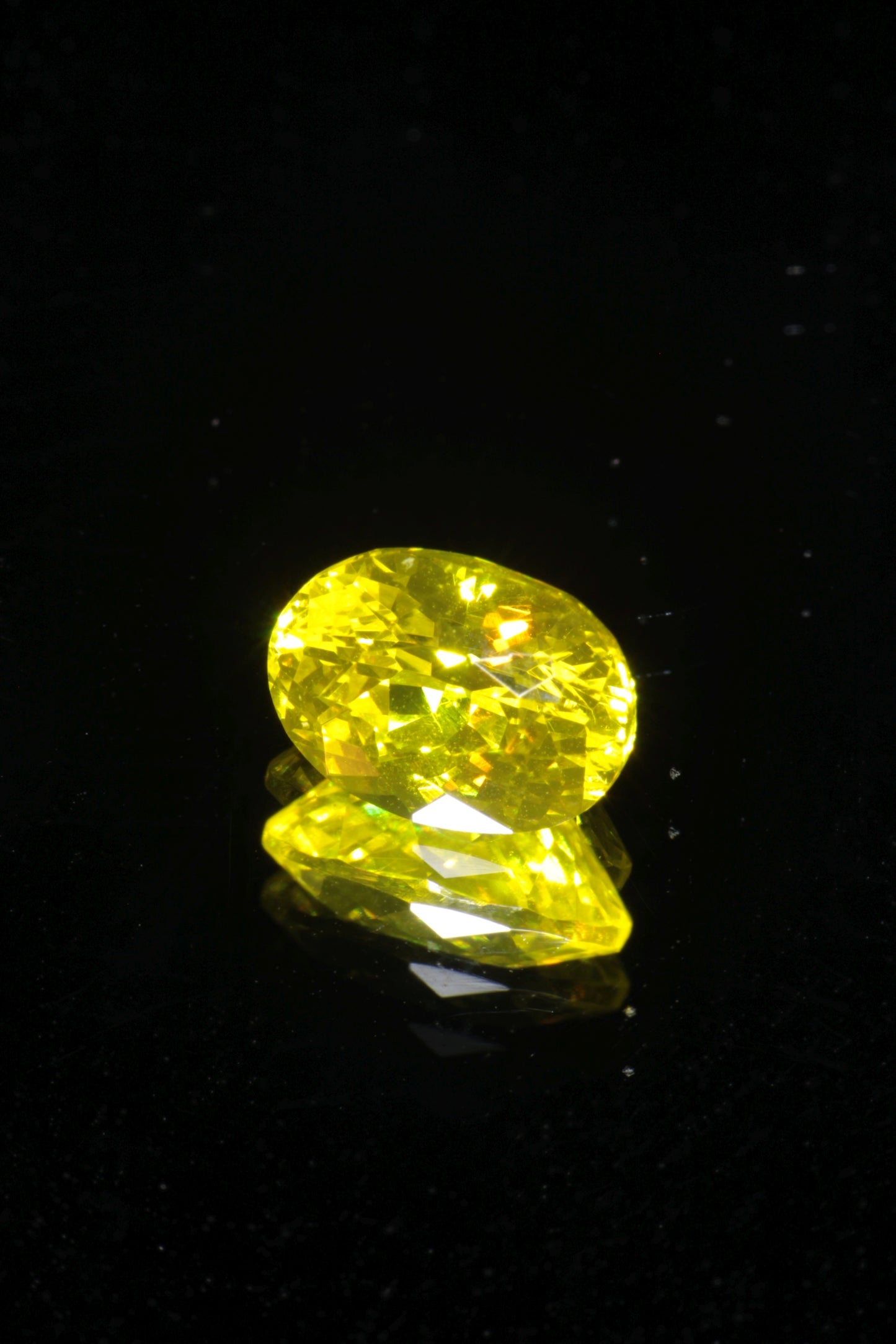 Glow in the Dark GAGG Lumogarnet High Glow Loose Faceted Stones