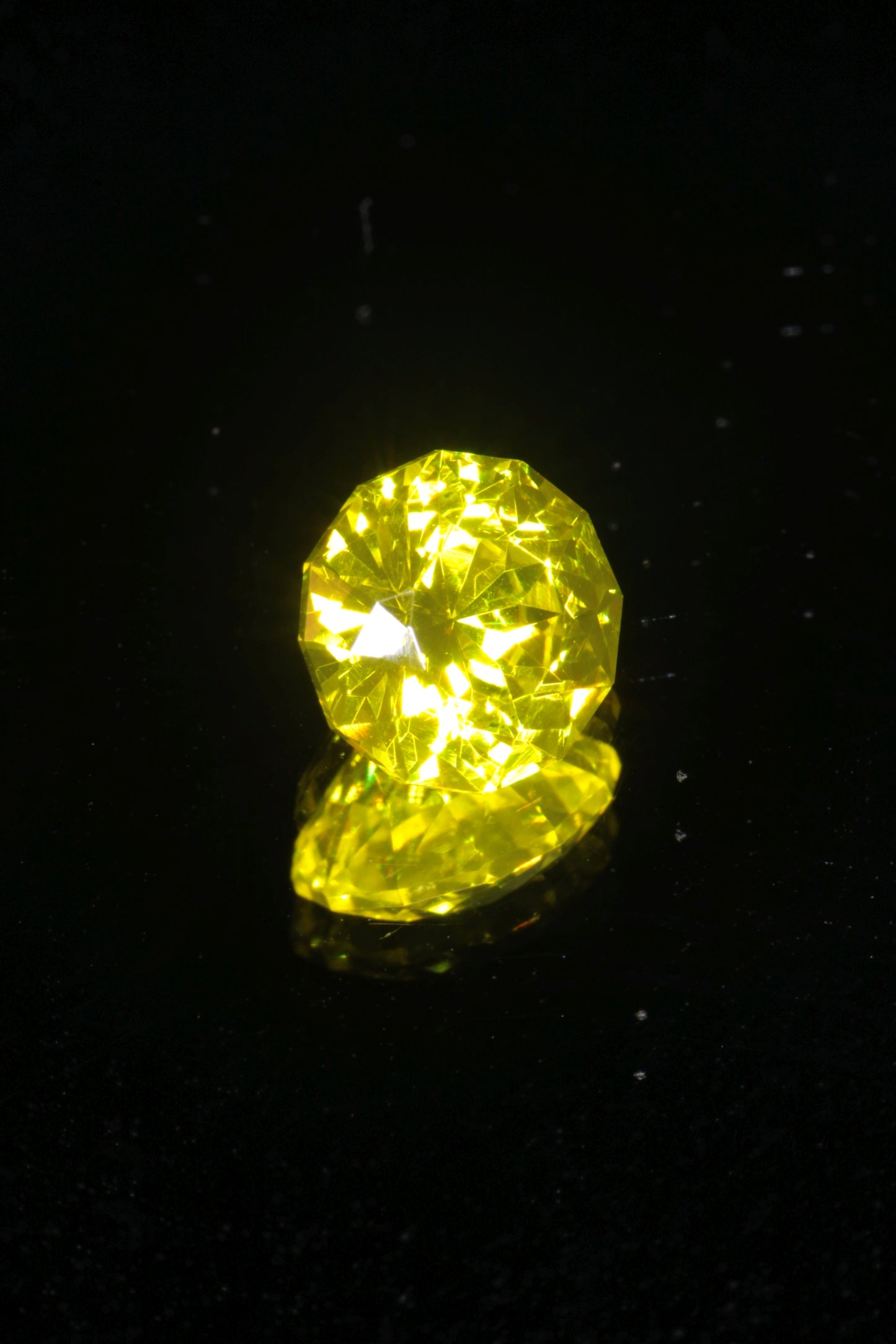 Glow in the Dark GAGG Lumogarnet High Glow Loose Faceted Stones