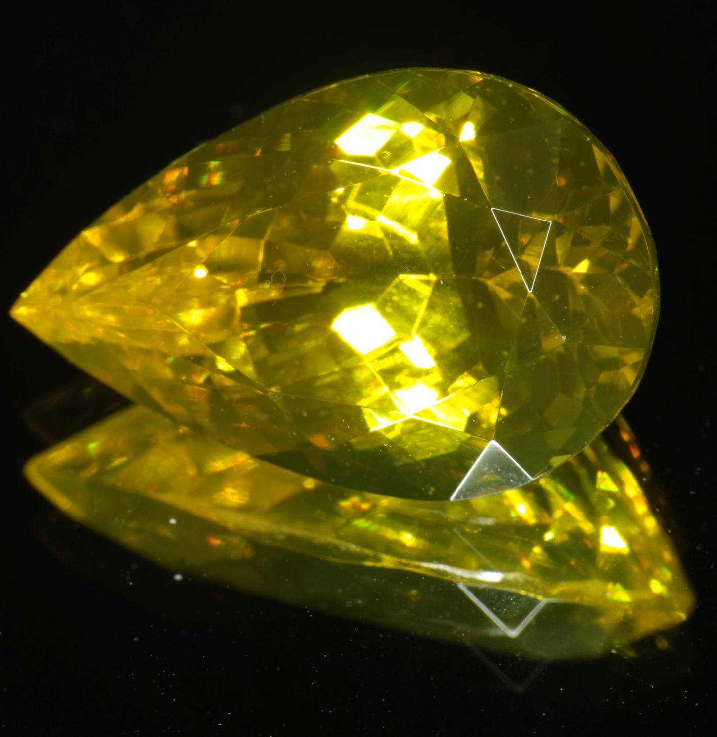 Golden Laser Garnet Faceted Stones, Nd+Ce YAG