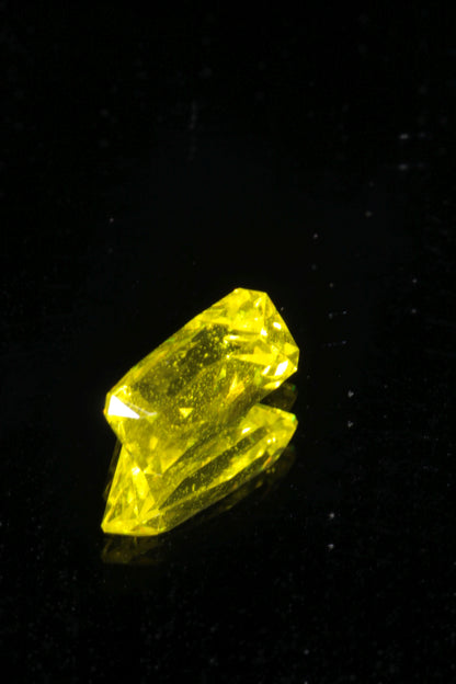 Glow in the Dark GAGG Lumogarnet High Glow Loose Faceted Stones