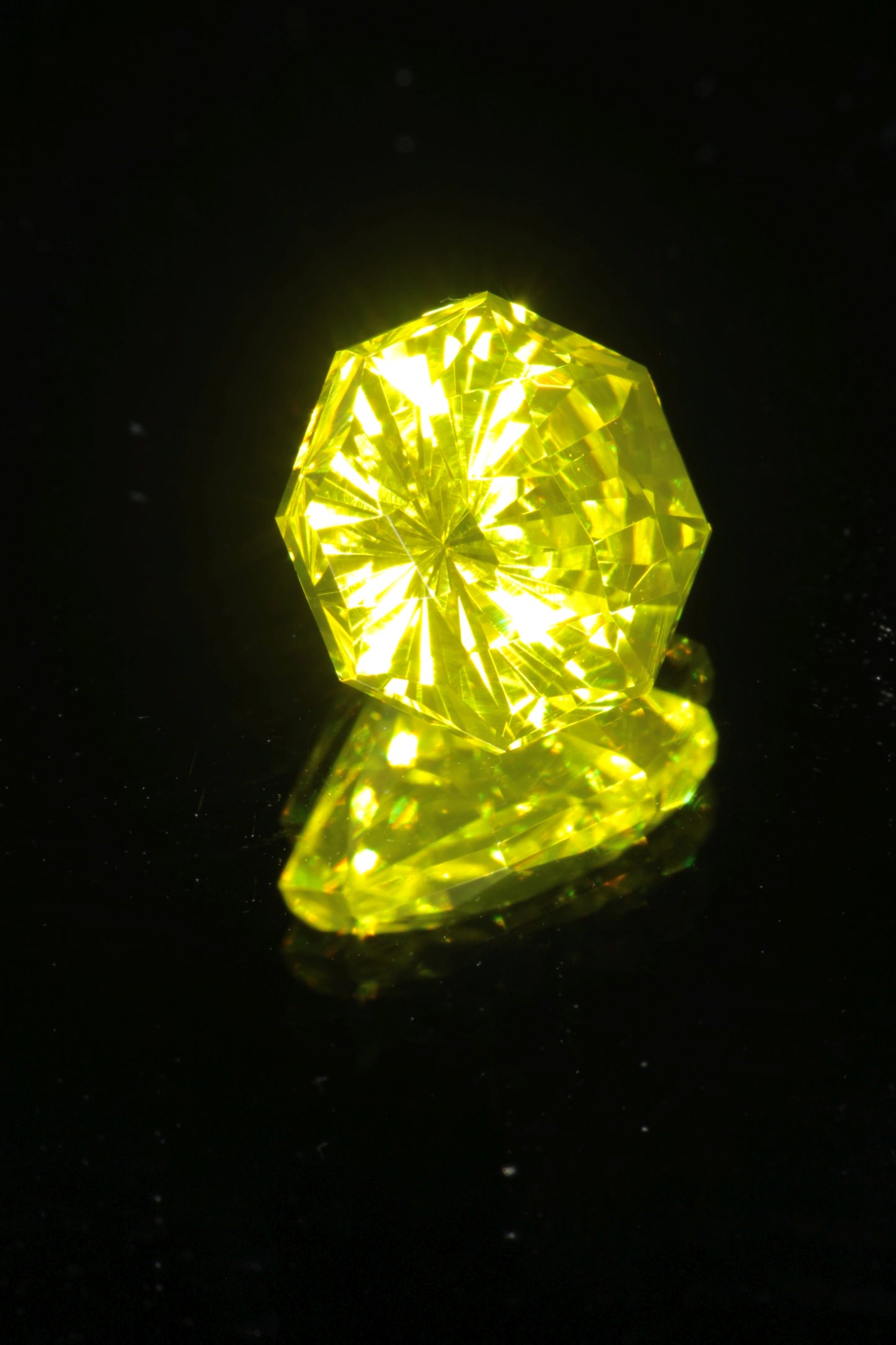 Glow in the Dark GAGG Lumogarnet High Glow Loose Faceted Stones