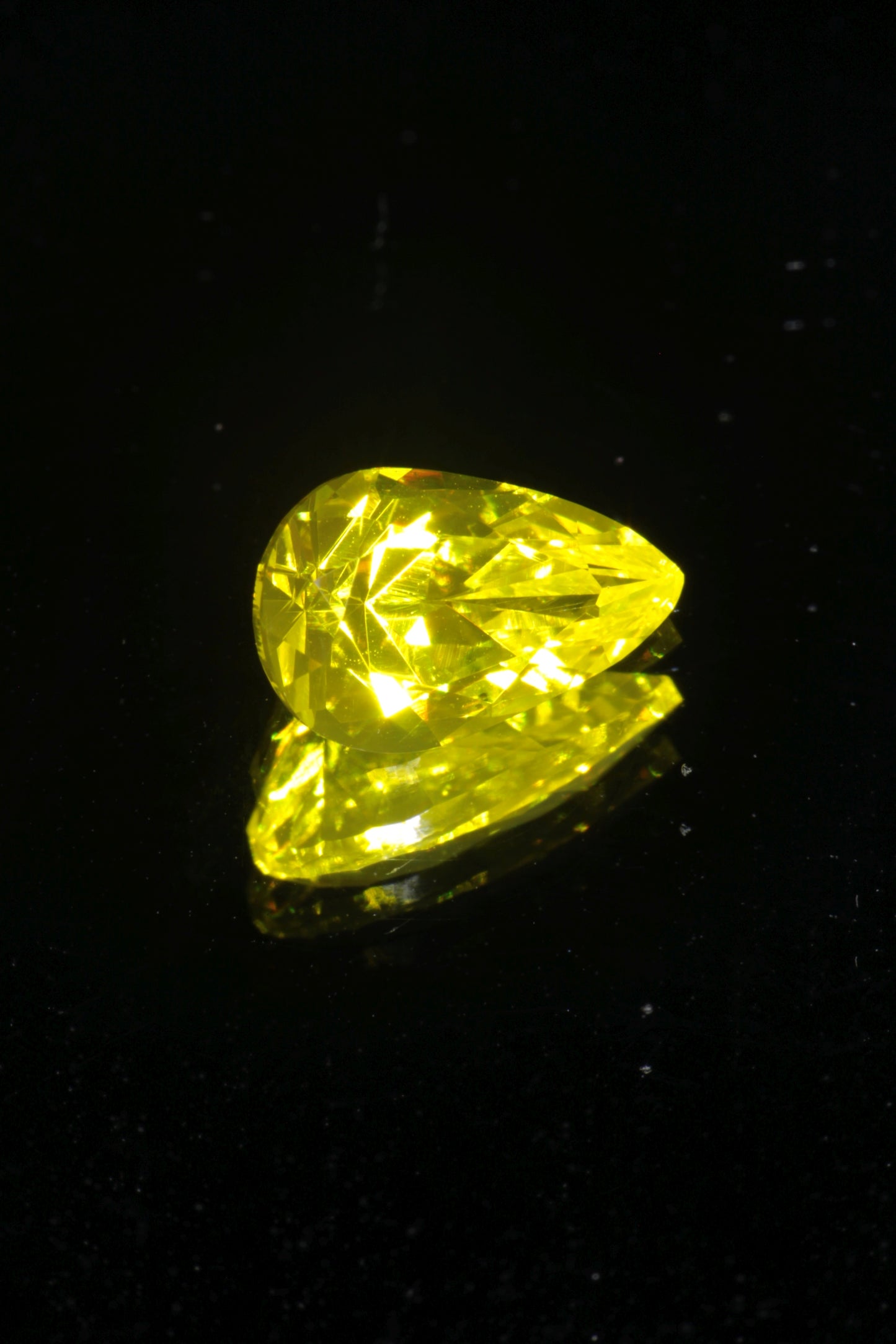 Glow in the Dark GAGG Lumogarnet High Glow Loose Faceted Stones