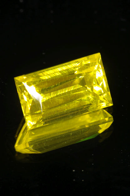 Glow in the Dark GAGG Lumogarnet High Glow Loose Faceted Stones