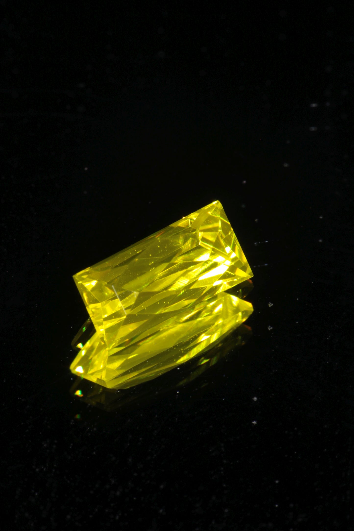 Glow in the Dark GAGG Lumogarnet High Glow Loose Faceted Stones