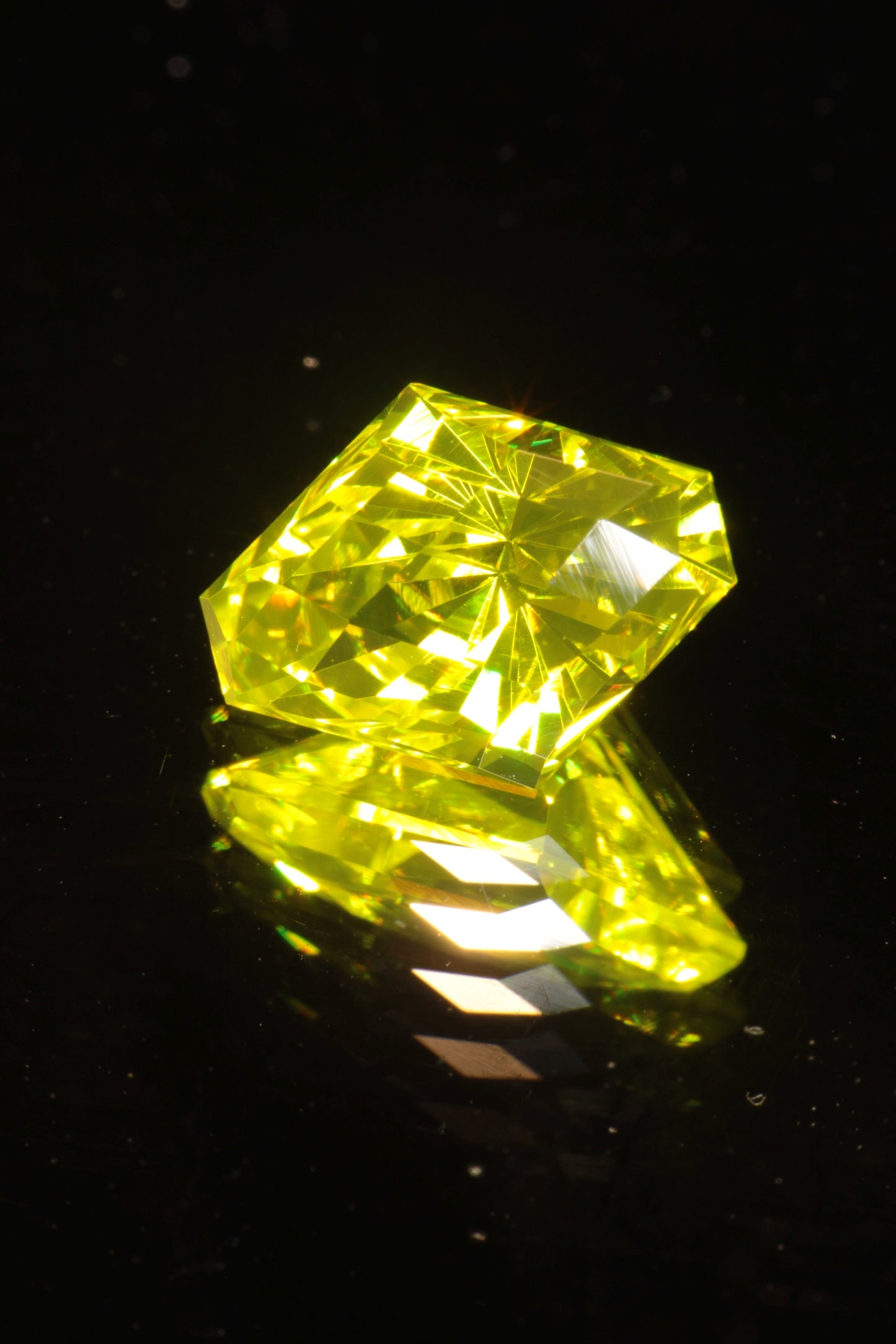 Glow in the Dark GAGG Lumogarnet High Glow Loose Faceted Stones