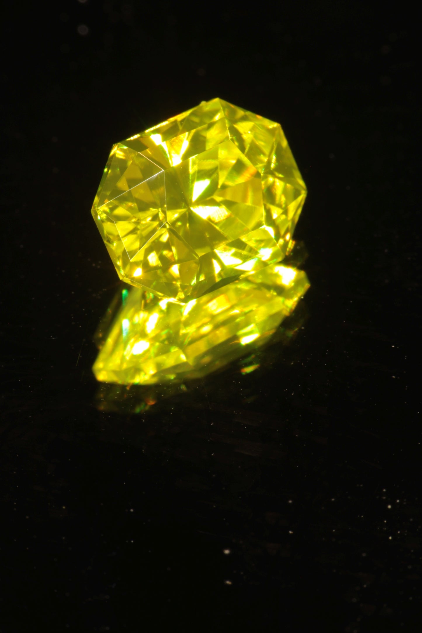 Glow in the Dark GAGG Lumogarnet High Glow Loose Faceted Stones