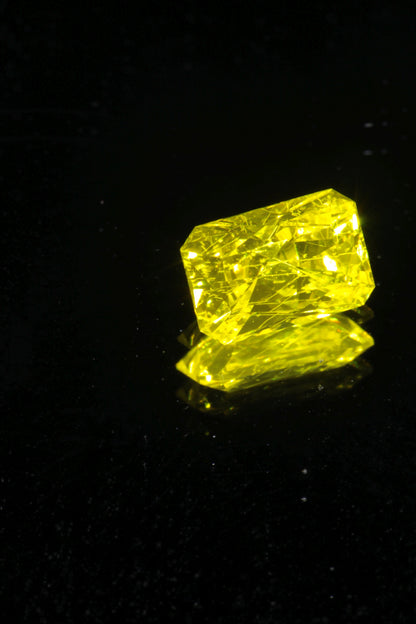 Glow in the Dark GAGG Lumogarnet High Glow Loose Faceted Stones