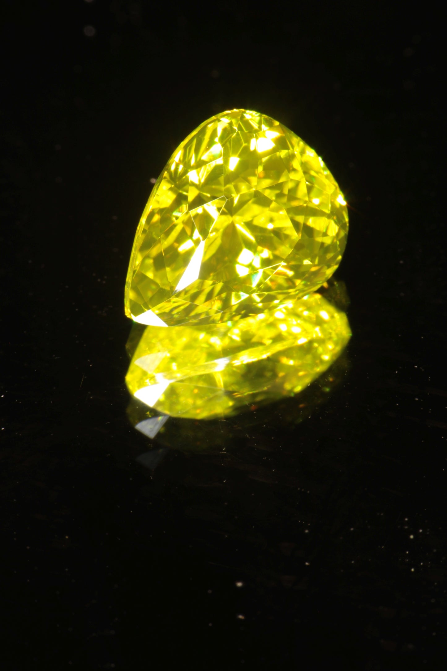 Glow in the Dark GAGG Lumogarnet High Glow Loose Faceted Stones