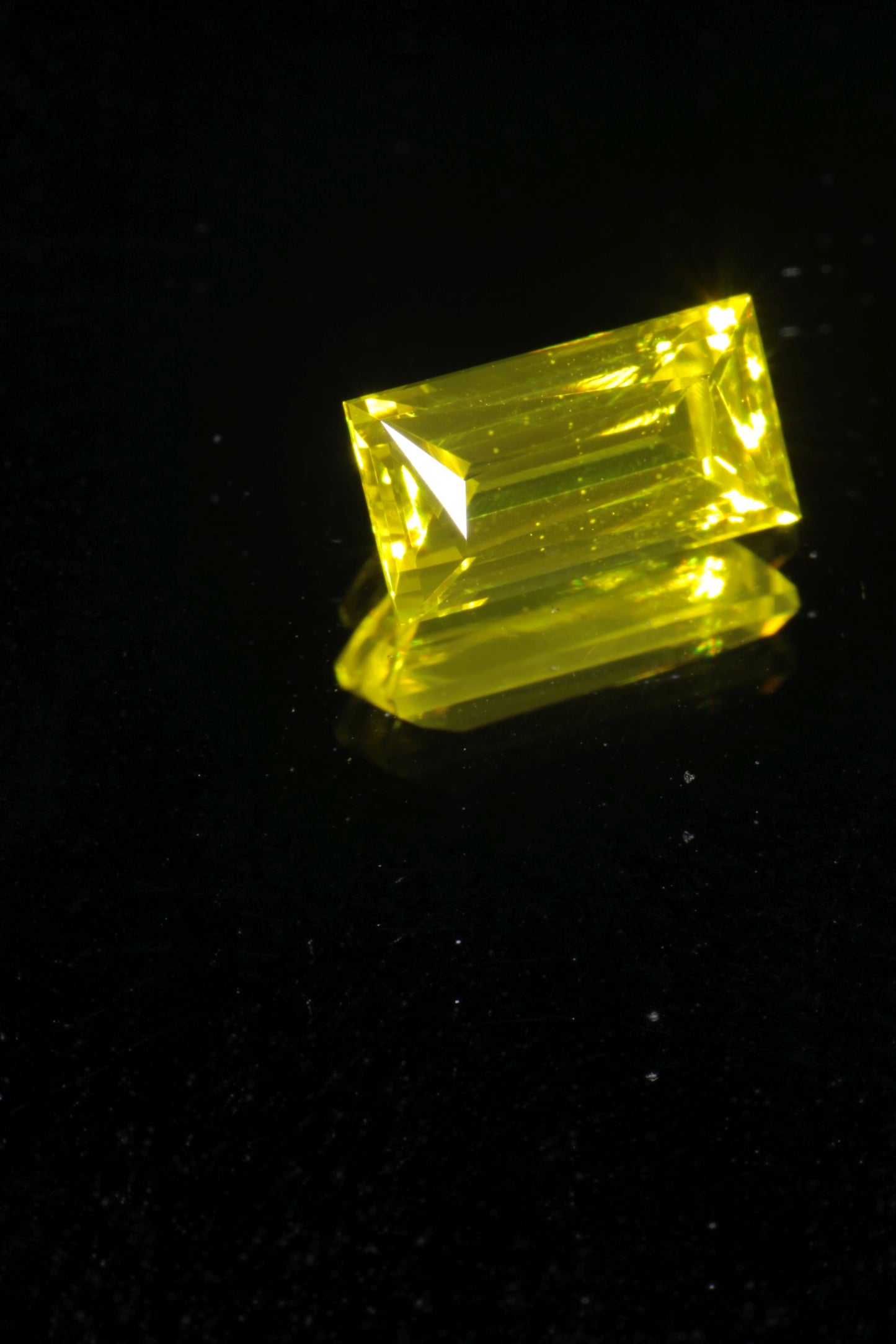 Glow in the Dark GAGG Lumogarnet High Glow Loose Faceted Stones