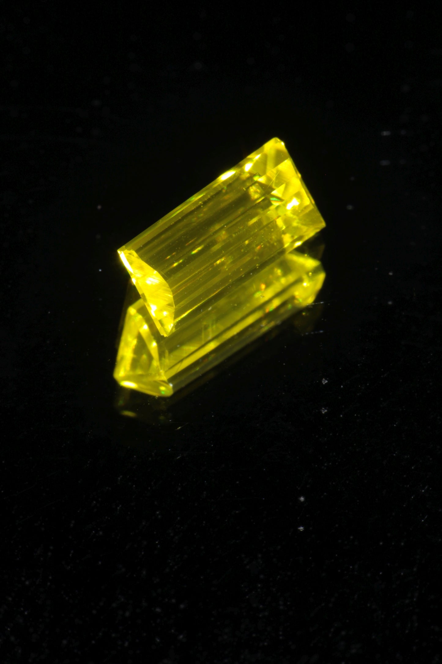 Glow in the Dark GAGG Lumogarnet High Glow Loose Faceted Stones