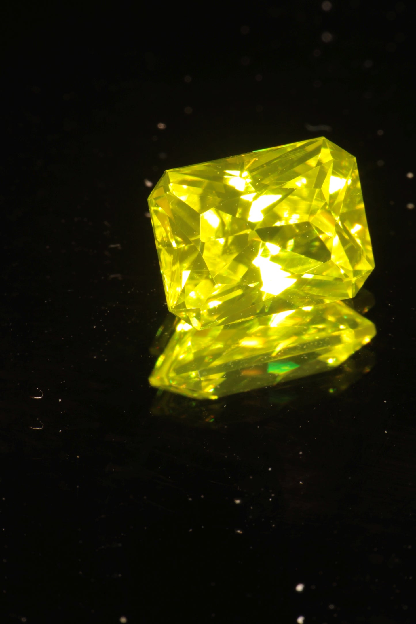Glow in the Dark GAGG Lumogarnet High Glow Loose Faceted Stones