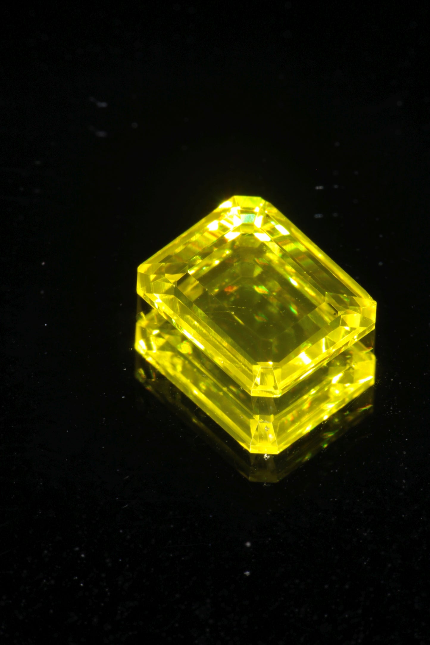 Glow in the Dark GAGG Lumogarnet High Glow Loose Faceted Stones