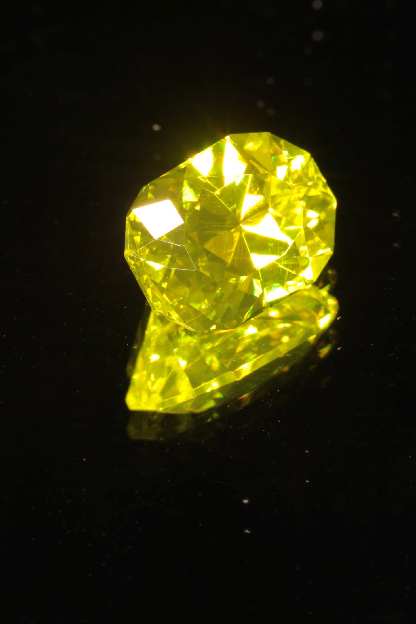Glow in the Dark GAGG Lumogarnet High Glow Loose Faceted Stones