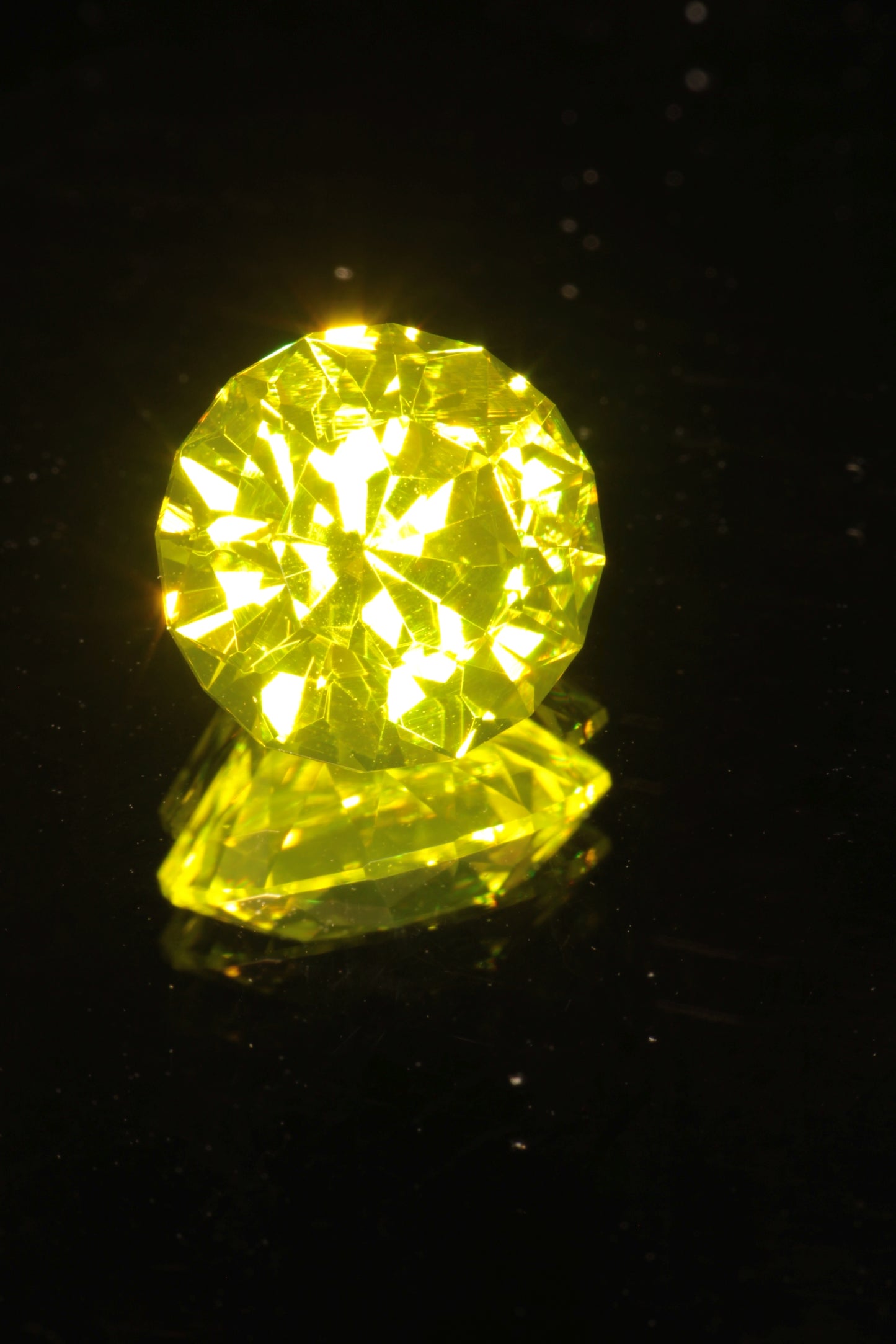 Glow in the Dark GAGG Lumogarnet High Glow Loose Faceted Stones