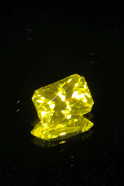 Glow in the Dark GAGG Lumogarnet High Glow Loose Faceted Stones