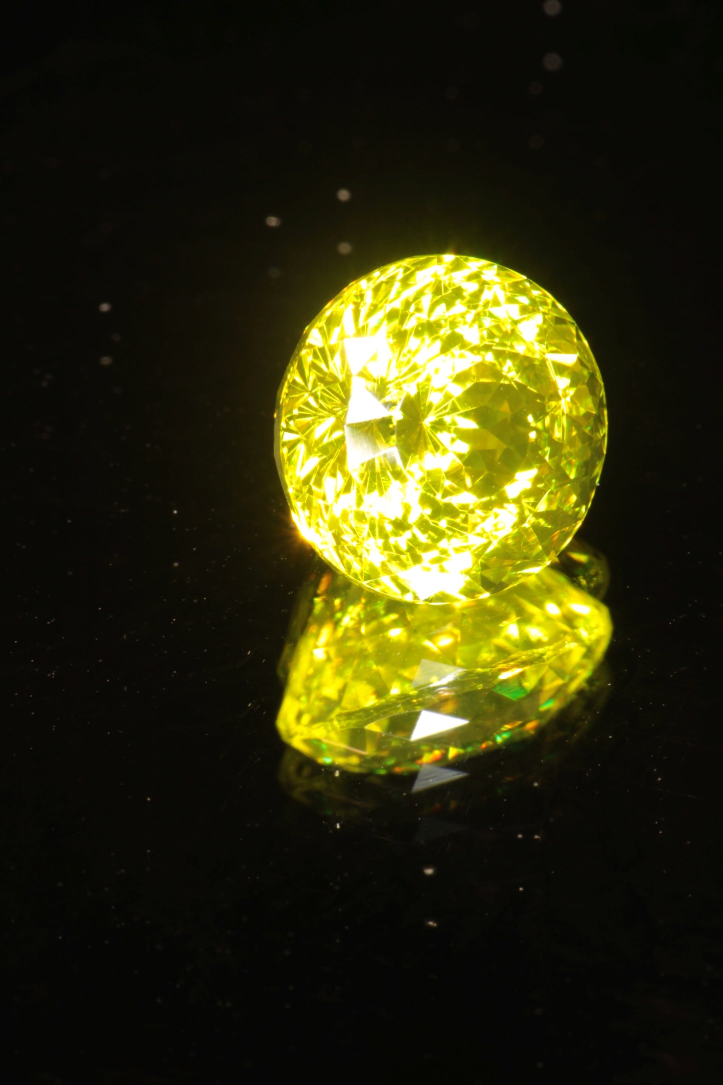 Glow in the Dark GAGG Lumogarnet High Glow Loose Faceted Stones