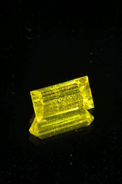 Glow in the Dark GAGG Lumogarnet High Glow Loose Faceted Stones
