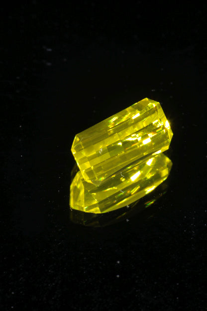 Glow in the Dark GAGG Lumogarnet High Glow Loose Faceted Stones