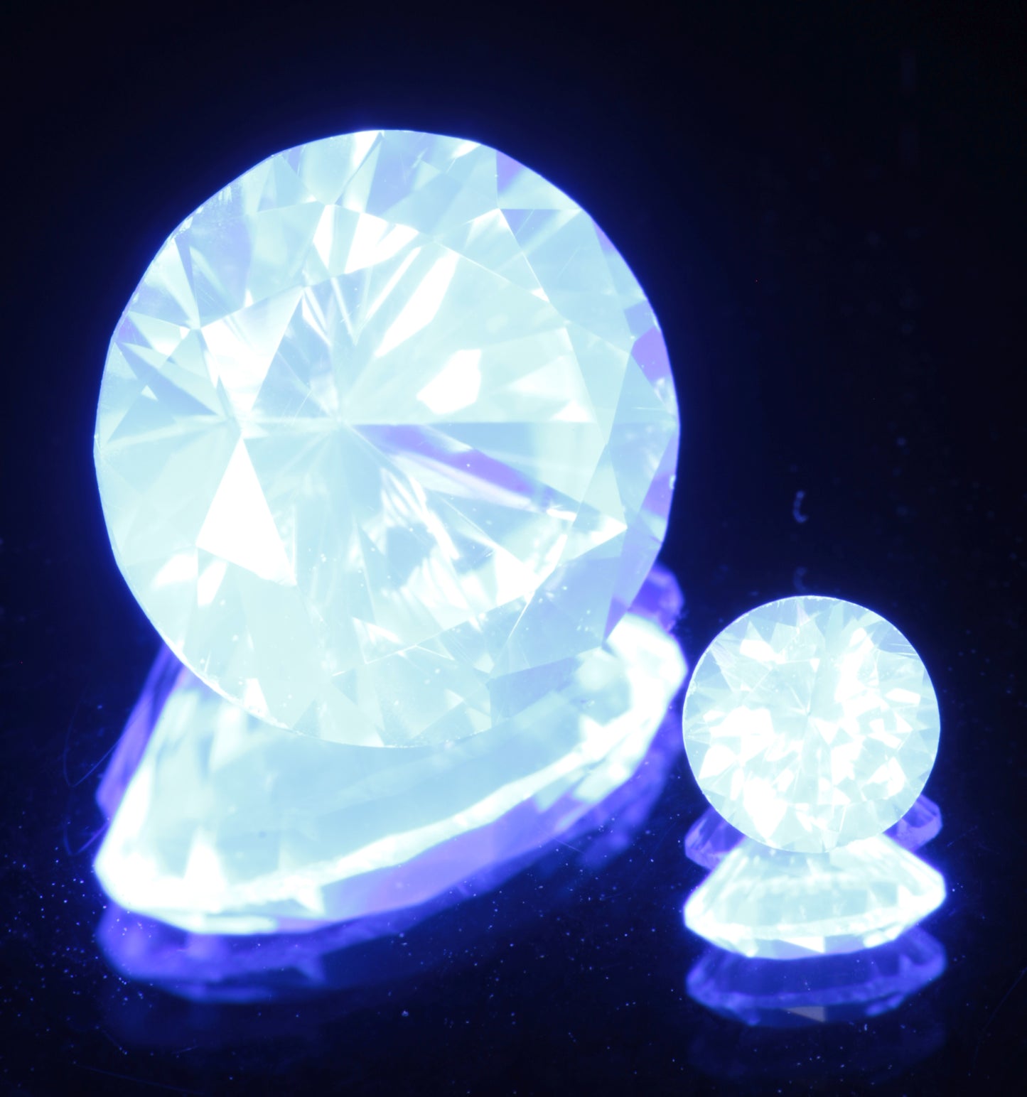 LSO Faceted Loose Gems Blue Fluorescent Glow in the Dark Scintillator