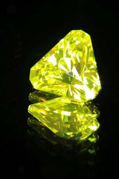 Glow in the Dark GAGG Lumogarnet High Glow Loose Faceted Stones