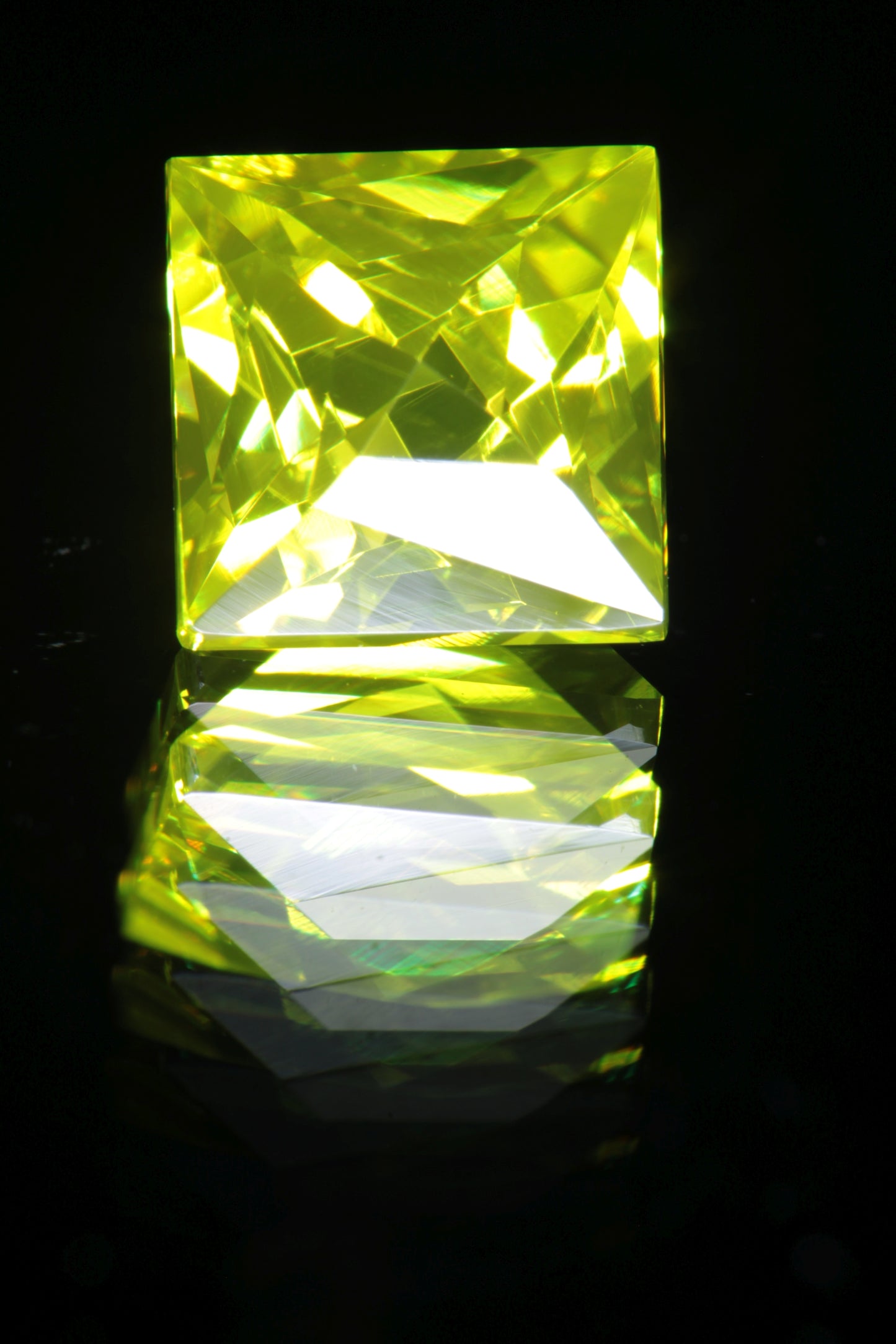 Glow in the Dark GAGG Lumogarnet High Glow Loose Faceted Stones