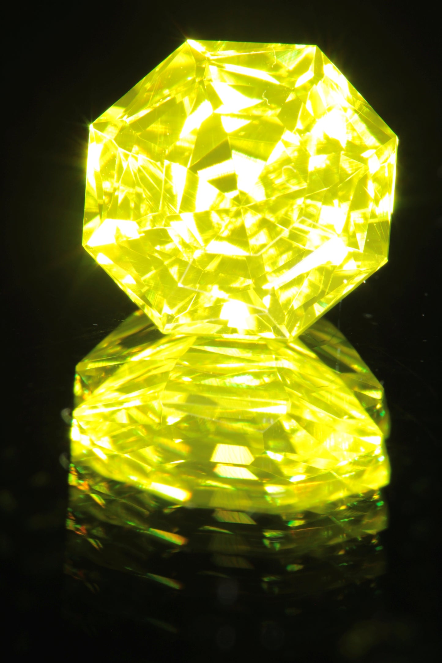 Glow in the Dark GAGG Lumogarnet High Glow Loose Faceted Stones