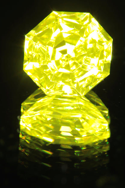 Glow in the Dark GAGG Lumogarnet High Glow Loose Faceted Stones