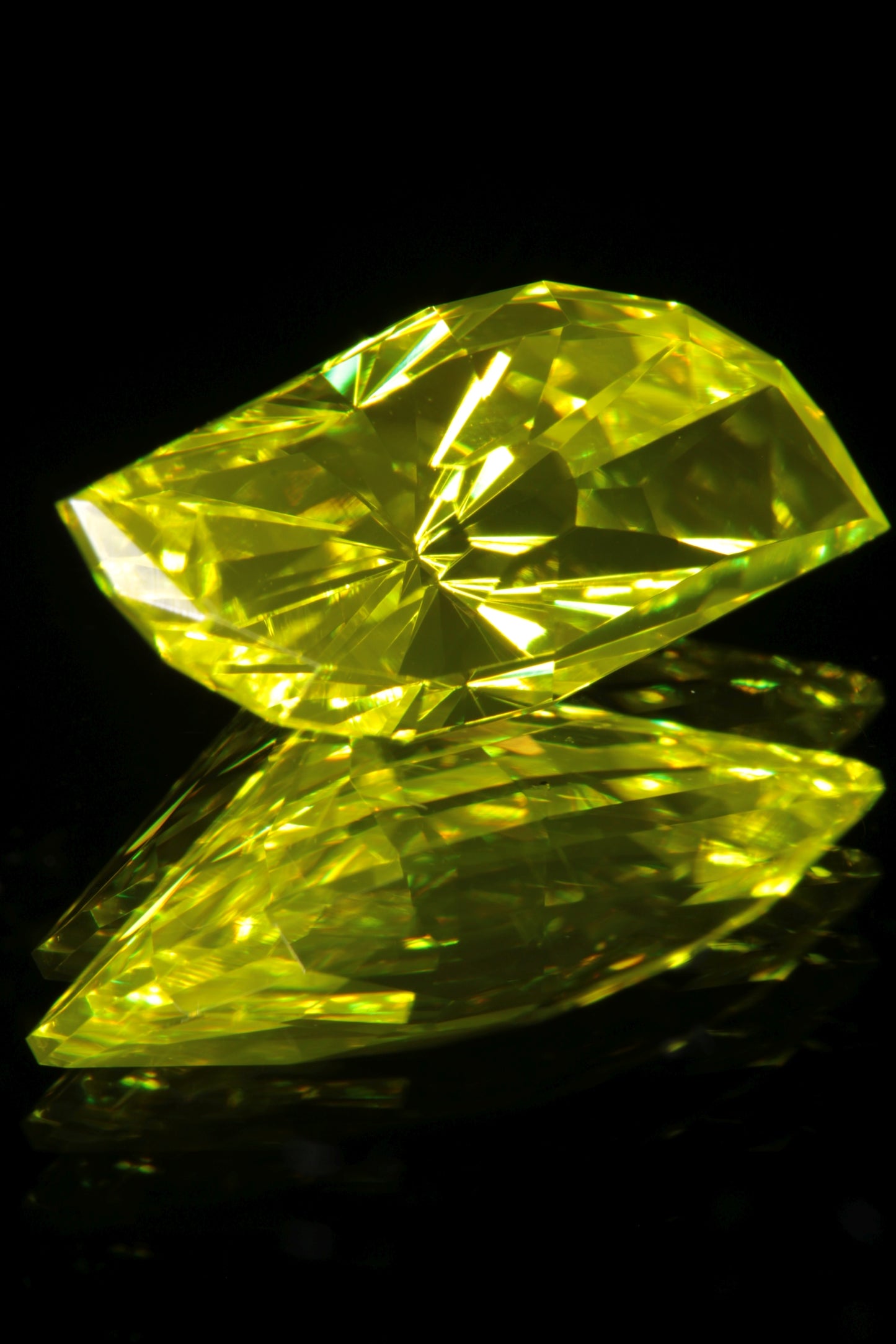 Glow in the Dark GAGG Lumogarnet High Glow Loose Faceted Stones